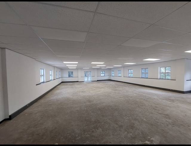 416M² OFFICE TO LET IN BRYANSTON